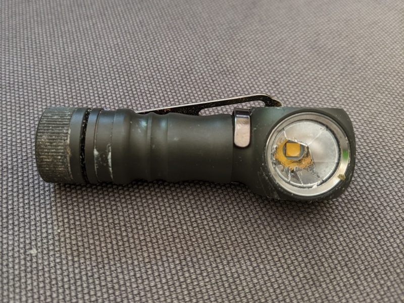 zebralight-h53fc-broken-lens-1.jpg